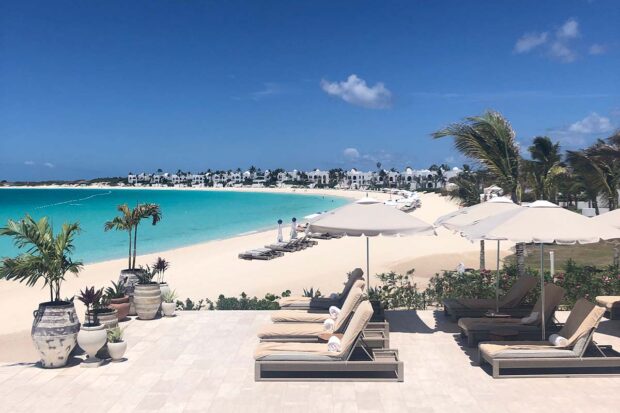 Anguilla-Maundays_Bay-Julia_Papale-2019-Belmond_Cap_Juluca_lounge