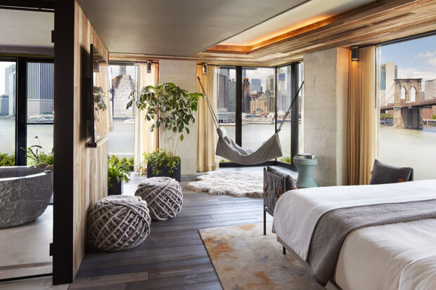 Riverhouse Master Bedroom. Courtesy 1 Hotel Brooklyn Bridge